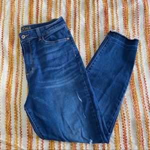 tapered high waisted mom jeans.